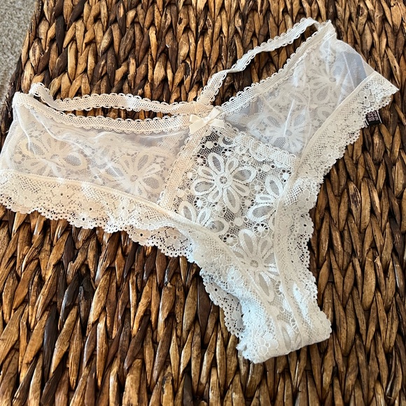 VICTORIA’S SECRET Very Sexy Collection Panty Bundle - Size Small & Medium - Picture 2 of 8